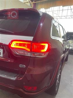 جیپ گراند شیرۆکی